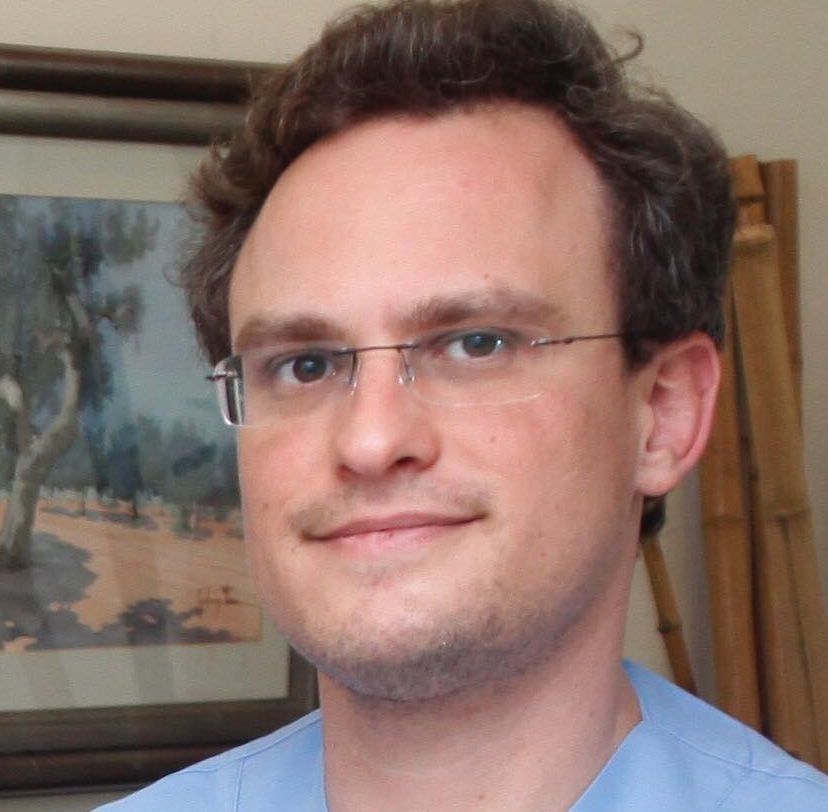 Dr. Enrique Muñoz Muñoz